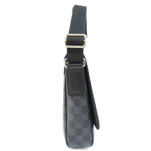 Louis Vuitton District PM Damier Graphite Shoulder Bag Damier Canvas - Picture 3 of 9